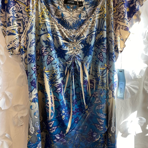 Flutter sleeve V-neck mock top - Picture 2 of 7